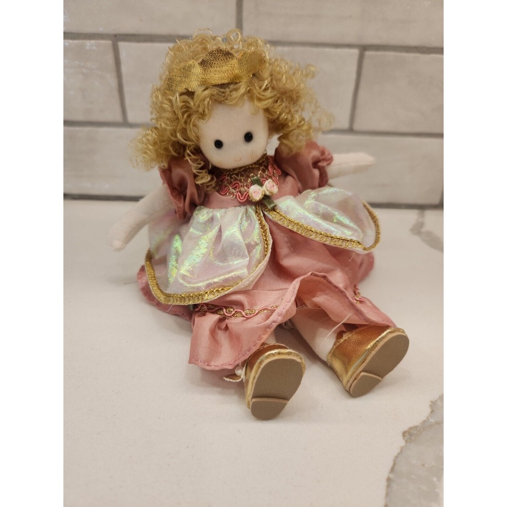 Vinrage Green‎ Tree Musical Doll Moves & Plays Sleeping Beauty Pink Dress Blonde